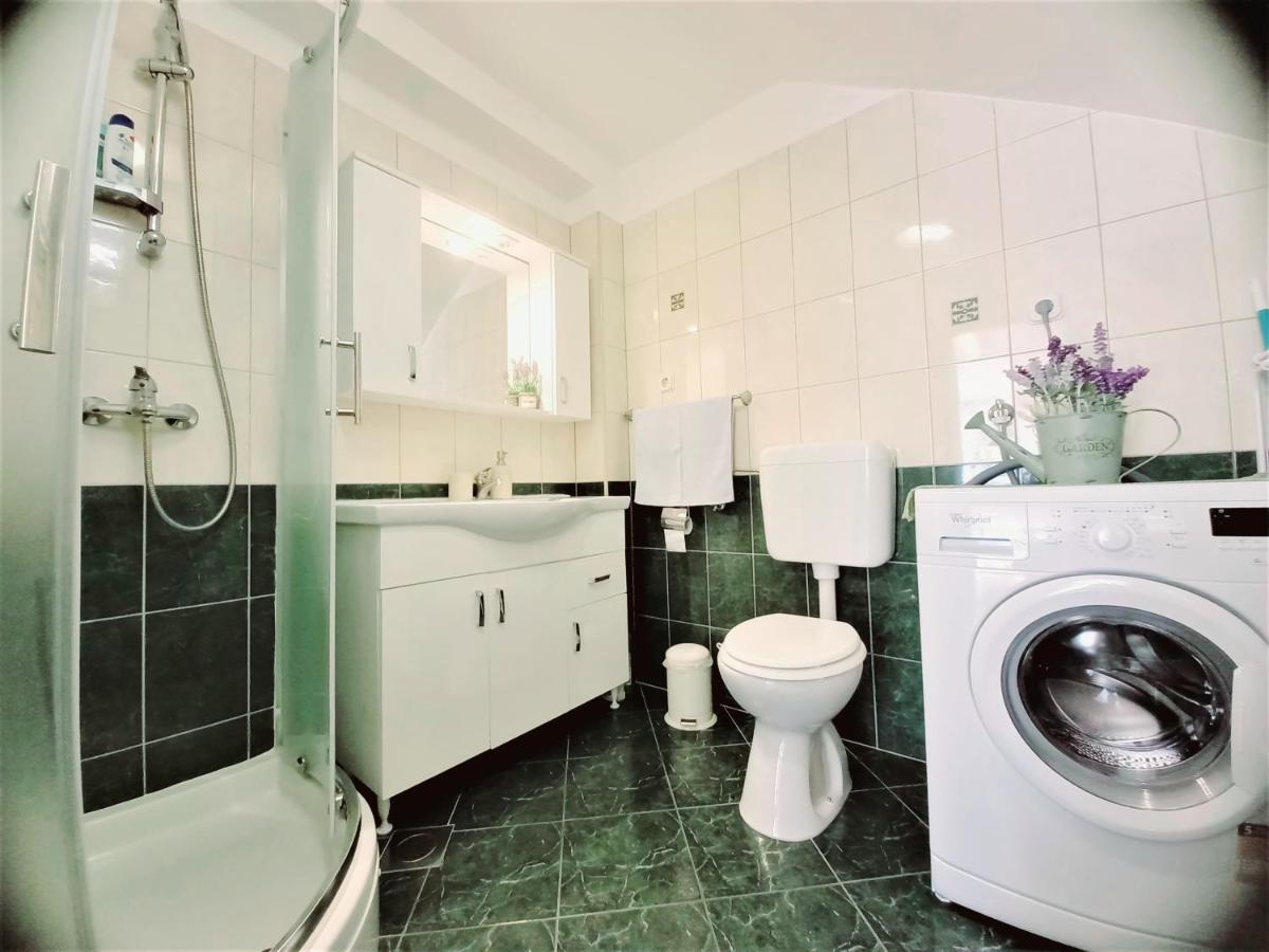 Apartment Megi In Supetar Historical Core Екстер'єр фото