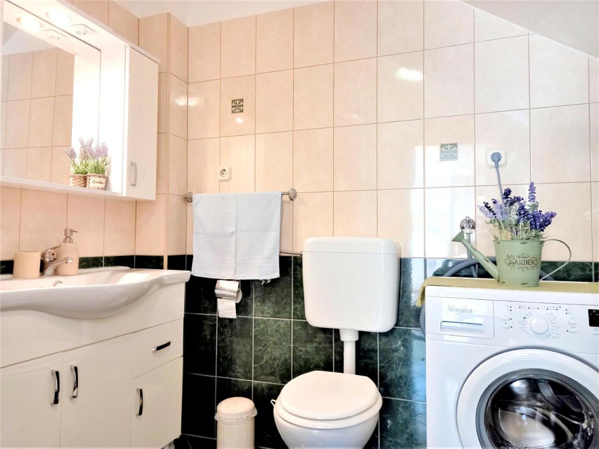 Apartment Megi In Supetar Historical Core Екстер'єр фото
