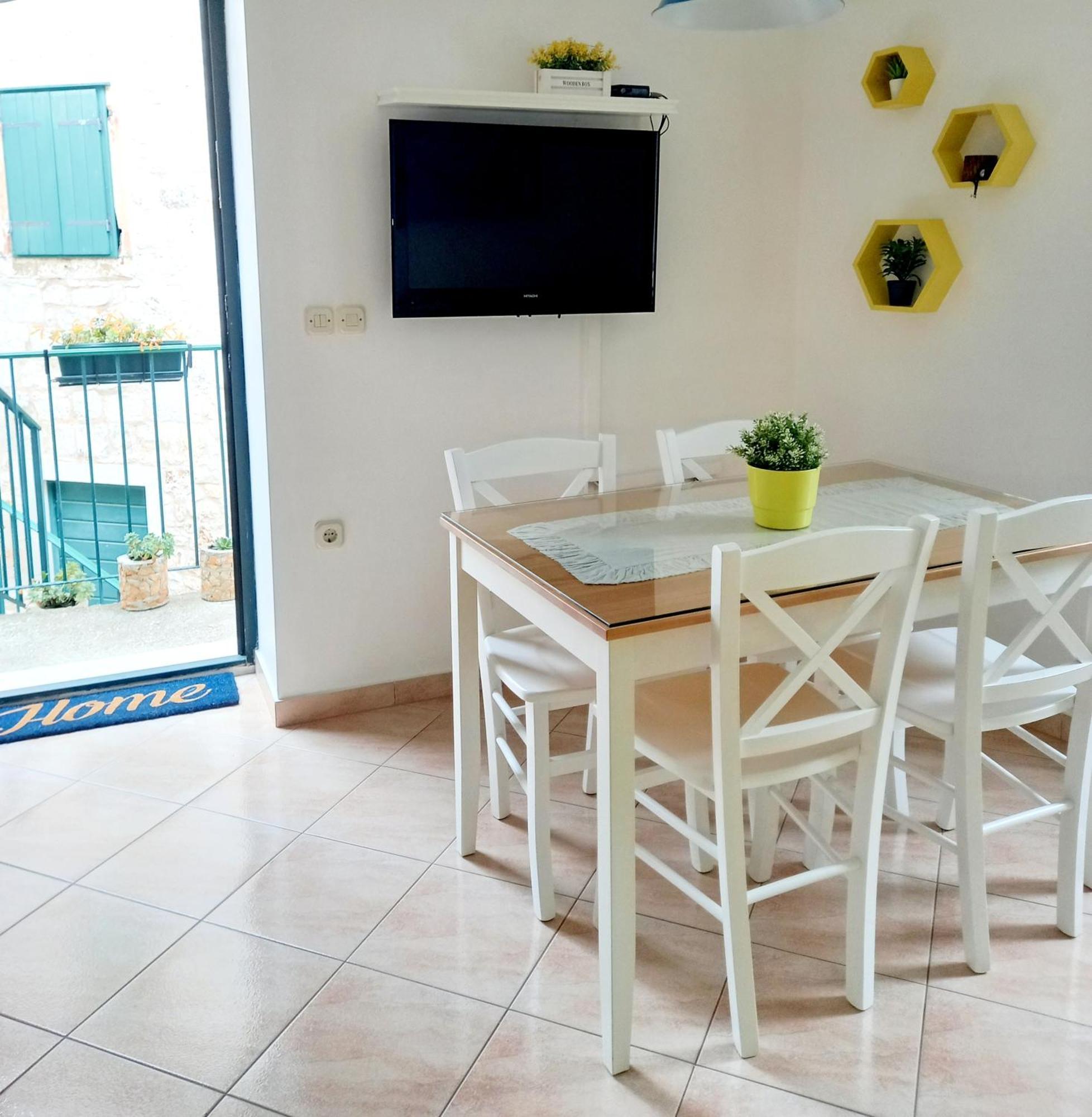 Apartment Megi In Supetar Historical Core Екстер'єр фото