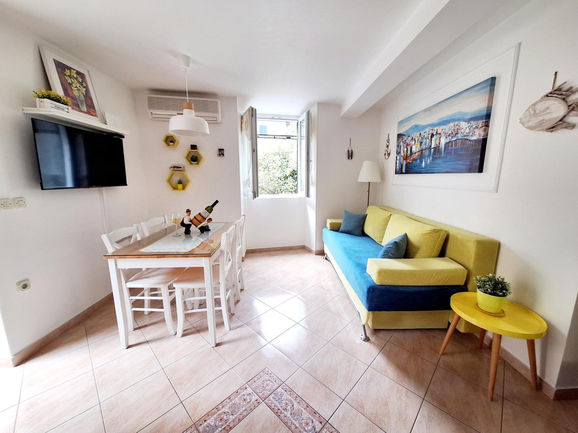 Apartment Megi In Supetar Historical Core Екстер'єр фото